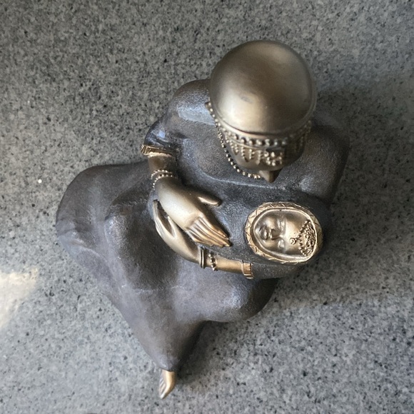 Vintage African mother and baby bronze statue figurine - Picture 3 of 17